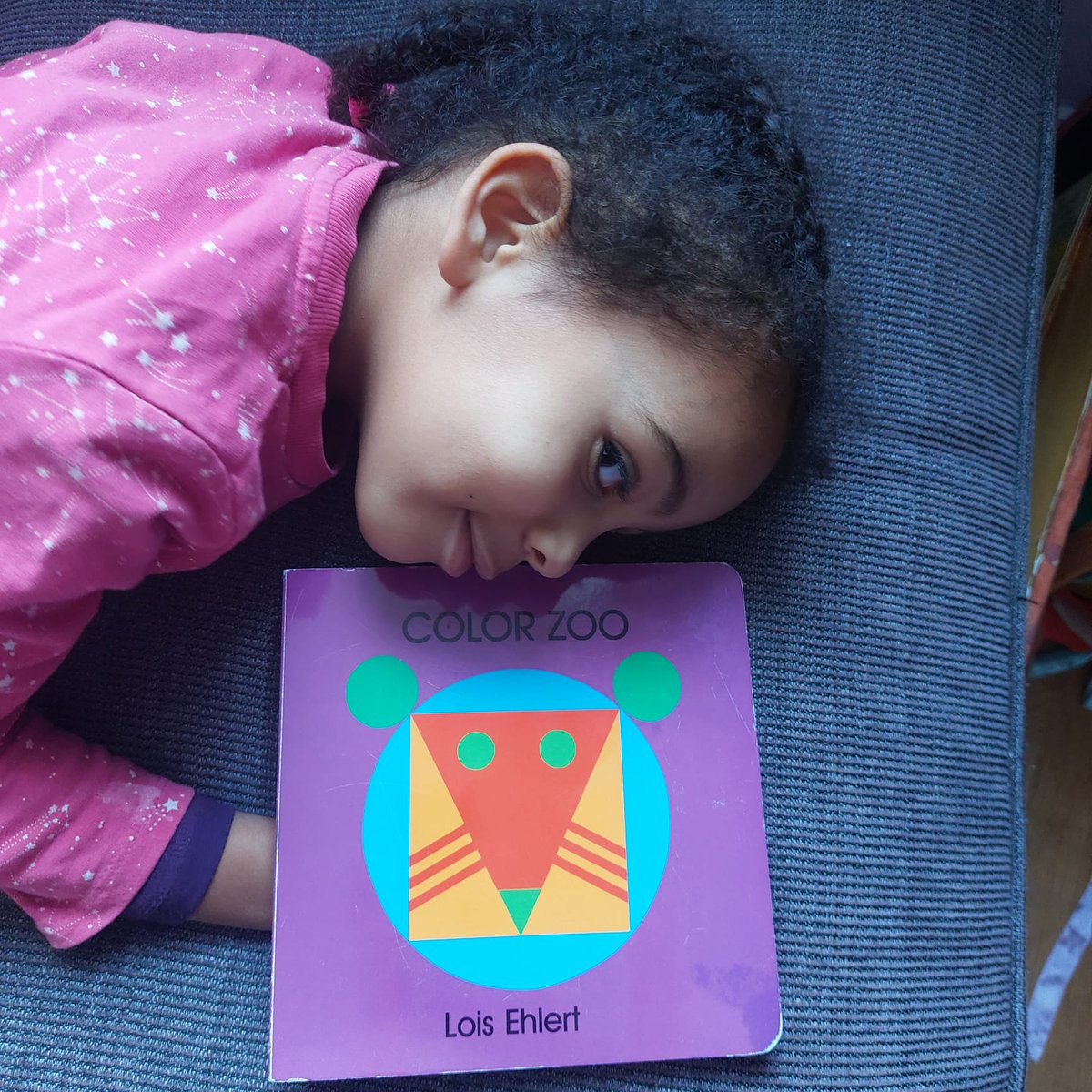 mathsontoast's tweet photo. Happy #NationalStorytellingWeek! ๐
Our first pick for you this is week is Colour Zoo! Great for younger ones, all about shapes ๐ต๐ช๐
#mathsiseverywhere #storytellingweek #mathsstories #bookrecommendation #mathsbookclub #bookclub #positiveaboutmaths #creativemaths https://t.co/jGe3VksBKR