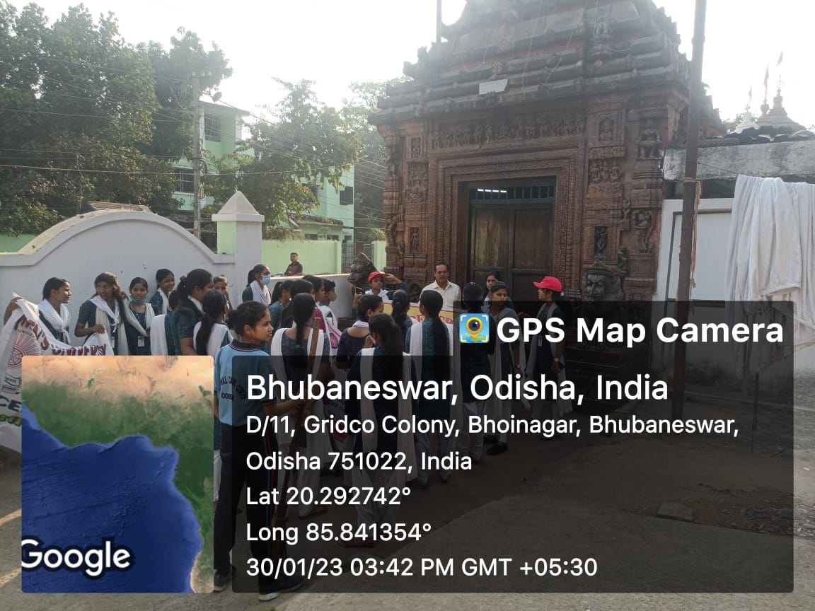 RdwuNss's tweet photo. NSS Unit II Volunteers took part in The "Swachhata Hi Seva Program" sponsored by NSS Bureau, @RDWUniversity. It involved campus cleaning and temple cleaning.#SwachhBharat https://t.co/Io207IGZja