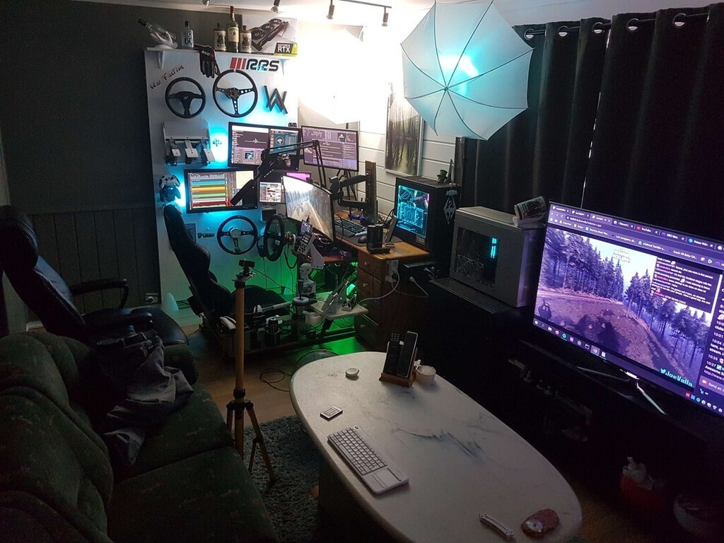 BarrelRollersTV's tweet photo. I think JoeValla's gaming room is definition of a Man Cave! 🤩 #mancave #simracingsetup #twitch #simracing #simracingcommunity #simrig #simracingfans #gamingcommunity #dirtgame #simracingequipment https://t.co/n9wPuzXFE1 https://t.co/uKFqU2jltt