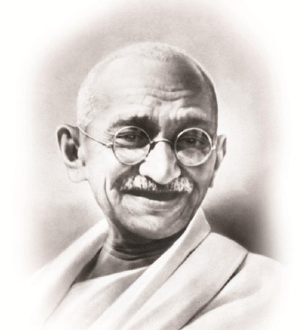 TheIndusNews's tweet photo. सत्य और अहिंसा का मार्ग प्रशस्त कर सारी दुनिया के लिए प्रेरणादायक जीवन जीने वाले राष्ट्रपिता महात्मा गाँधी की पुण्यतिथि पर सादर एवं कोटि कोटि नमन
शांतिपूर्ण आंदोलन,भाईचारा व सत्याग्रह जैसी विरासत हमें बापू से ही मिली जिसकी राह पर आगे बढ़ हम नफरत  को हराते हुए भारत को जोड़ रहे हैं https://t.co/ibgZXooJ3Q