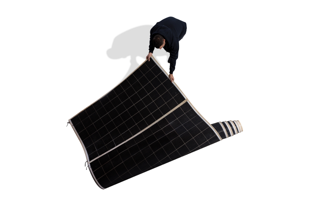 motorpuntoes's tweet photo. #Futuro | Apollo Power comienza la producción de estos innovadores paneles solares flexibles que ya utilizan Amazon y Volkswagen.
https://t.co/TNac2WoP7E
#ApolloPower #EnergíaSolar #PanelesSolares #Tecnología https://t.co/N1qR63tdES