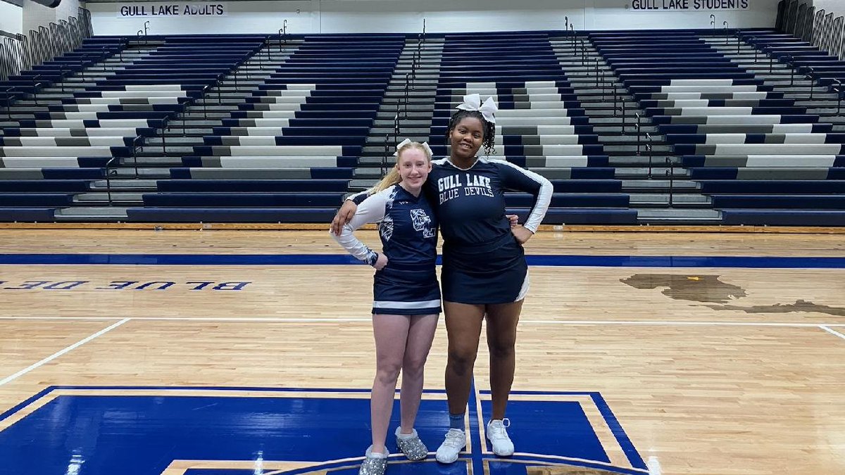 Kimberl51069977's tweet photo. Go Blue! 📣#GLBlueDevils #GoGLBlueDevils #GoGullLake #GLCSHS https://t.co/hDtYMxV8sj