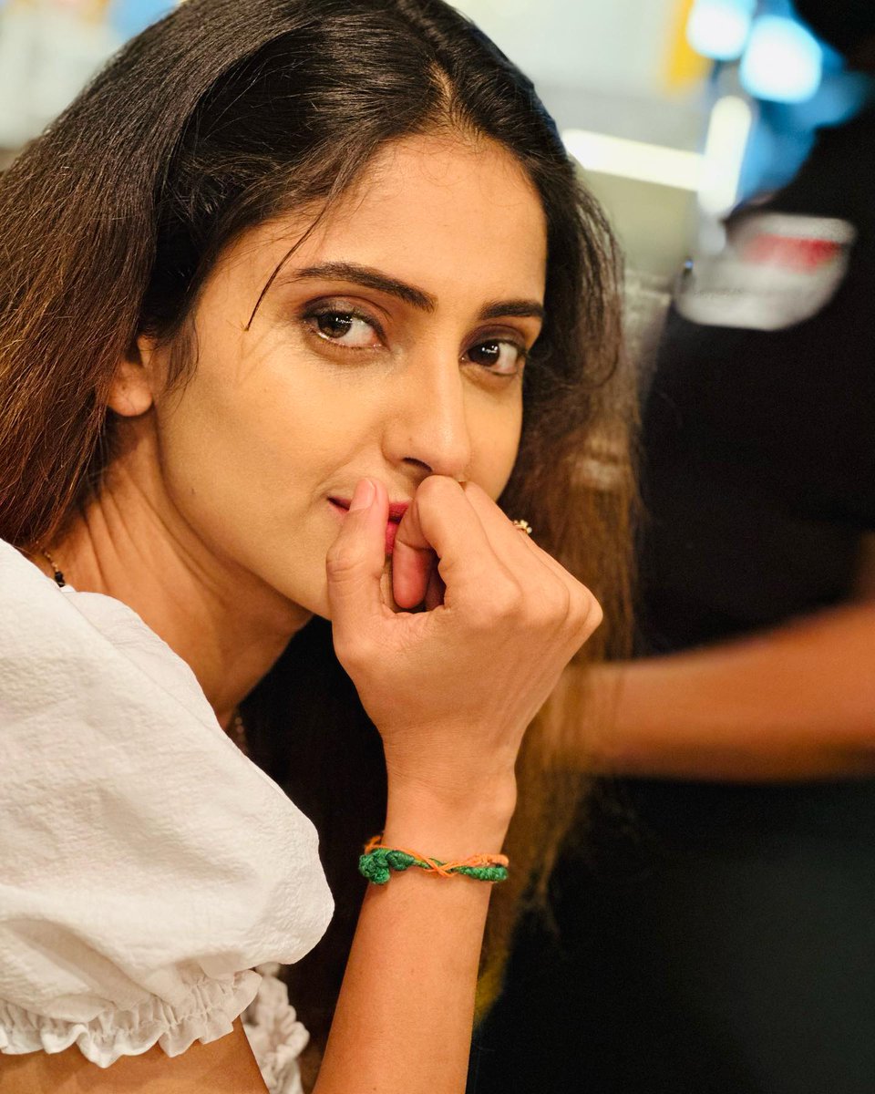 vaishuuofficial's tweet photo. 🤍🫰
#Ayesha #BiggBossTamil6 #actress https://t.co/WL6dpL3UJo