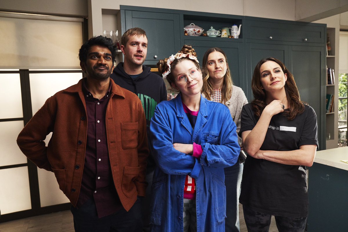 paulgraymond's tweet photo. BUFFERING SEASON 2 ✨
itv2 tonight at 10 @itvx
enjoy :) https://t.co/Ur3sagFzOX
