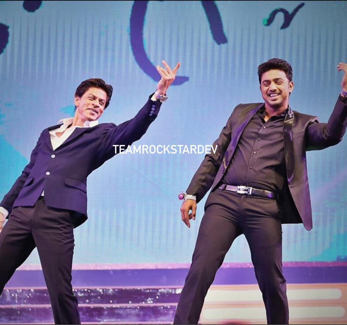 TeamRockstarDev's tweet photo. Blockbuster running box office of Bollywood #pathaanmovie #pathan and Tollywood #Projapati #projapatimovie #17YearsOfDEV ….🫶🏻🫰🏻 @iamsrk @idevadhikari https://t.co/IRoIH7Beor