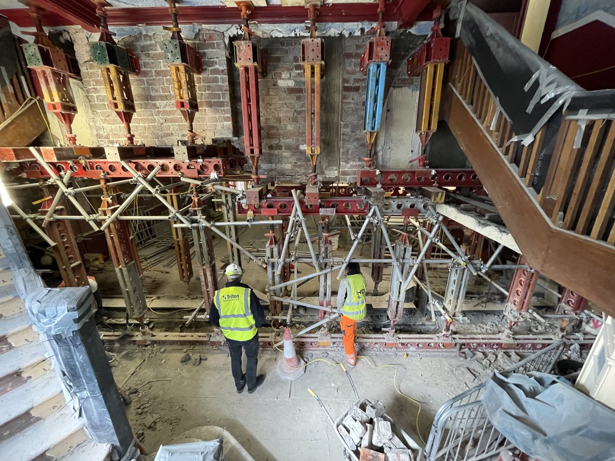 HydeParkPH's tweet photo. So to create more space in the foyer for audiences, and a new accessible toilet, a major part of the #PictureHouseProject has been to move the foyer back-wall further into the auditorium.
However this change couldnβt be done without disturbing the historic mantelpiece above. 2/5 https://t.co/33JAKlz8x7