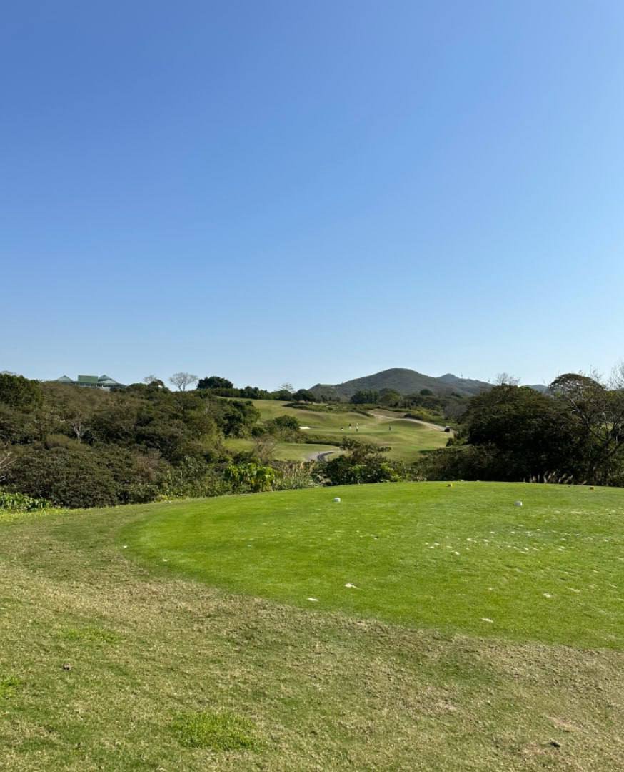 ragil_bezarius's tweet photo. Today's weather is good for golf https://t.co/Og1YptFFc3