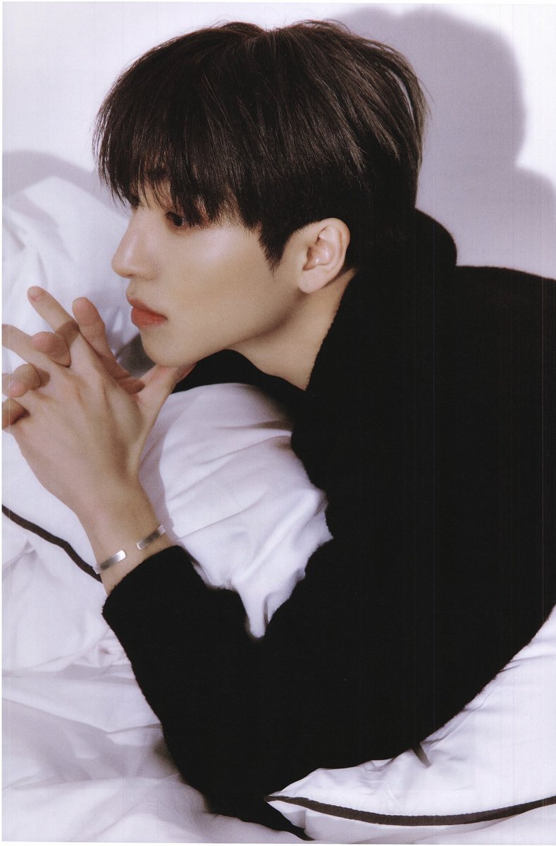 The most beautiful side profile ever 🫠