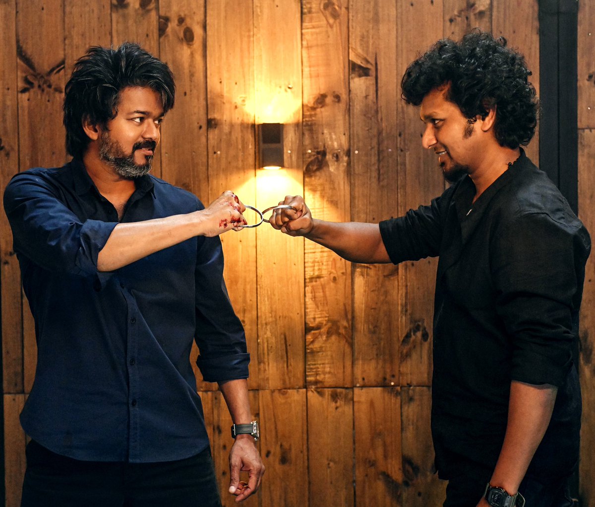 Good evening guys! More than happy to join hands with <a href="/actorvijay/">Vijay</a> na once again ❤️ 🔥#Thalapathy67 🤜🏻🤛🏻