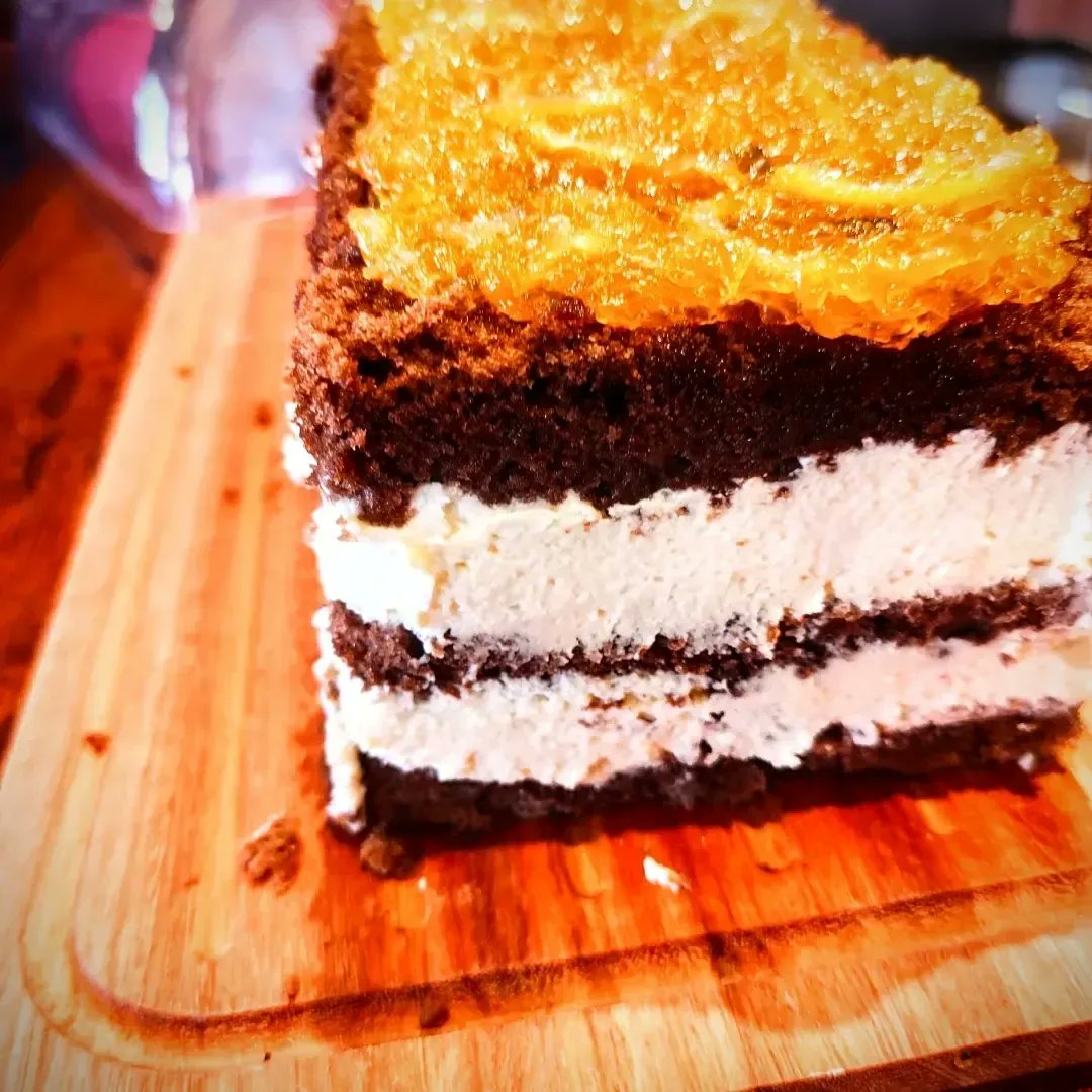 Gonzalez_Cinema's tweet photo. Ele voltou!!!
Bolo de Chocolate 50% Cacau, recheio de Mousse de Laranja e cobertura de Geleia de Laranja com Pimenta.
#bolos #bolodechocolate #rexheiodemoussedelarabja #moussedelaranja #geleiadelaranjacompimenta #bolofofinho #bolodelicia #querobolo #ficatembolo https://t.co/GGuZVj0ADm
