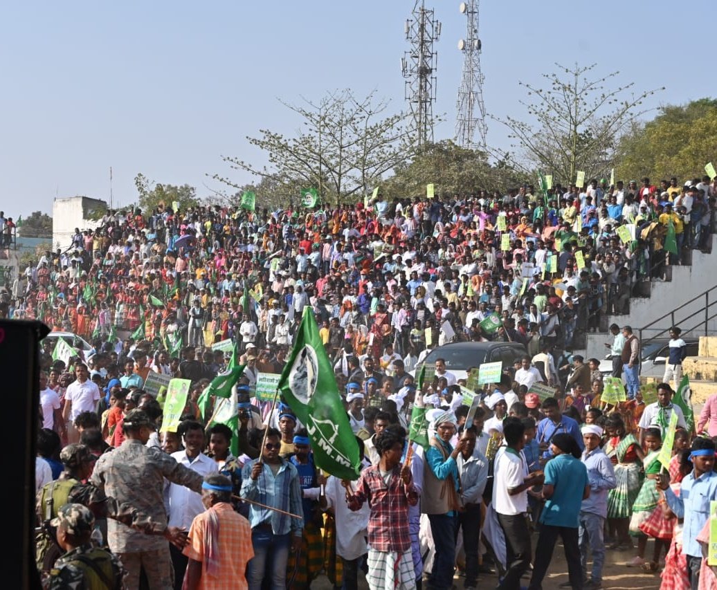 खतियान की फ़ाइल लौटाई गयी है। 
ये नयी बात नहीं है। जहां भी गैर-भाजपा सरकारें वहां संवैधानिक संस्थाओं का दुरुपयोग कर उन्हें परेशान करने का कार्य किया जा रहा है। यह झारखण्ड है। यहां के आदिवासियों और मूलवासियों ने सरकार बनायी है और जो वो चाहेंगे वही होगा। 
#खतियानी_जोहार_यात्रा