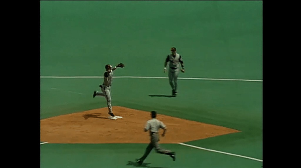 rulesacademy's tweet photo. Reds broadcasterย Chris Welsh asks Tim about where a shortstop should best position themselves when at double play depth.
Read the full article: Double Play Depth for a Shortstop
โธ https://t.co/H0WGJIxmFj
#reds #baseballinstruction #BaseCoach #TimFoli #DoublePlayDepth https://t.co/rxB93gx3Yp