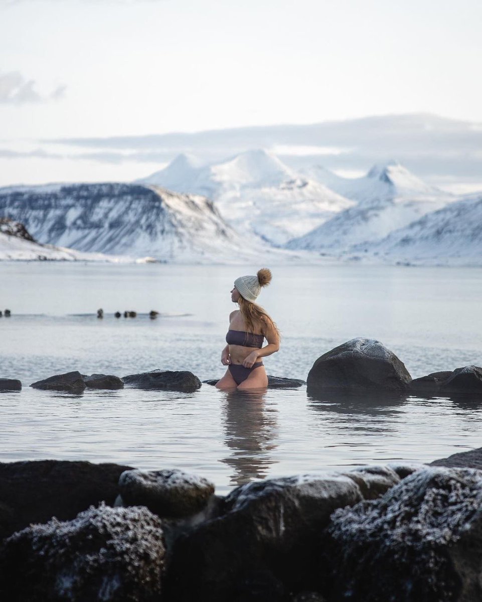 Relaxing Winter in the Hotspring ❄️
Who’d love to visit Hvammsvik? 💙
Iceland 🇮🇸📍