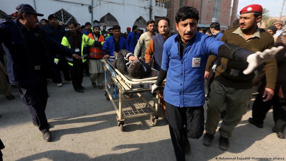 DrMIKPT's tweet photo. پشاور ایک مرتبہ پھر لہولہان۔!

اللہ شہیدوں کے خاندانوں کو صبرجمیل اور زخمیوں کو شفاء كاملہ عطا فرمائیں
اللہ  پاکستان کا حامی و ناصر ہو۔

#Peshawar #Peshawarunderattack #PeshawarBlast https://t.co/syTmiD97CU