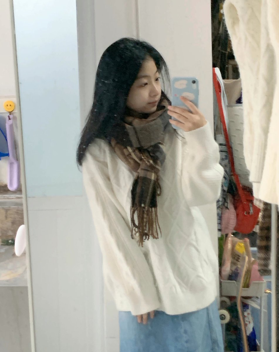 JungeumH's tweet photo. 一年了，是吗 https://t.co/ovfp0MJA2T