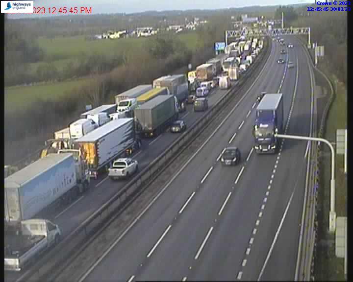 BBCTravelAlert's tweet image. Slow #M1 Northbound from J11A to after J12 #Flitwick following an accident.