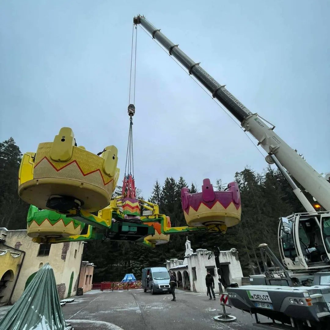 Les Sombreros prennent leur envol ! 🥲
Nous procédons aujourd'hui au démontage de l'attraction pour faire place nette et débuter prochainement le chantier de notre nouveauté 2023. 🤠