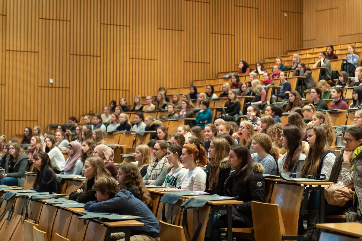 LamarrInstitute's tweet photo. Discover #STEM! At the "Schnupper-Uni" event of @UniBonn, girls (grades 10-13) have the opportunity to get insights into studying. Our Lamarr scientist Vanessa Toborek will explain everything about #informatics on Feb. 14.🙌
➡️ Register here (until 31.1.): https://t.co/vwvMOugyAv https://t.co/VEuknfDGcx