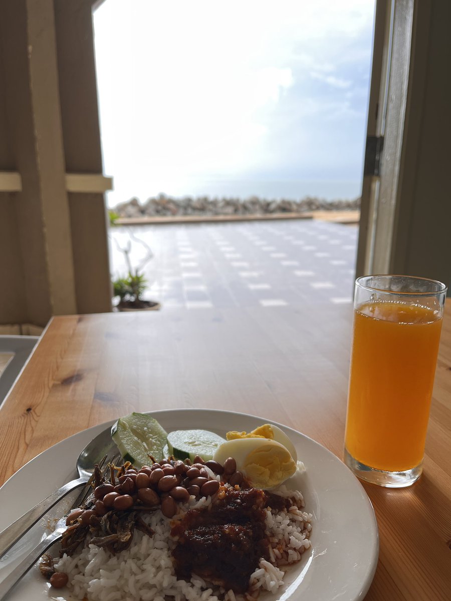 suriaresorts's tweet photo. It is not too late to book your stay. We still have room available. Get the best rate online and book your room now. Our room rates are include breakfast 🥞 

#eryabysuria #tourismmalaysia #tourismpahang #cuticutimalaysia #malaysiatrulyasia https://t.co/QbQhDLLKOC