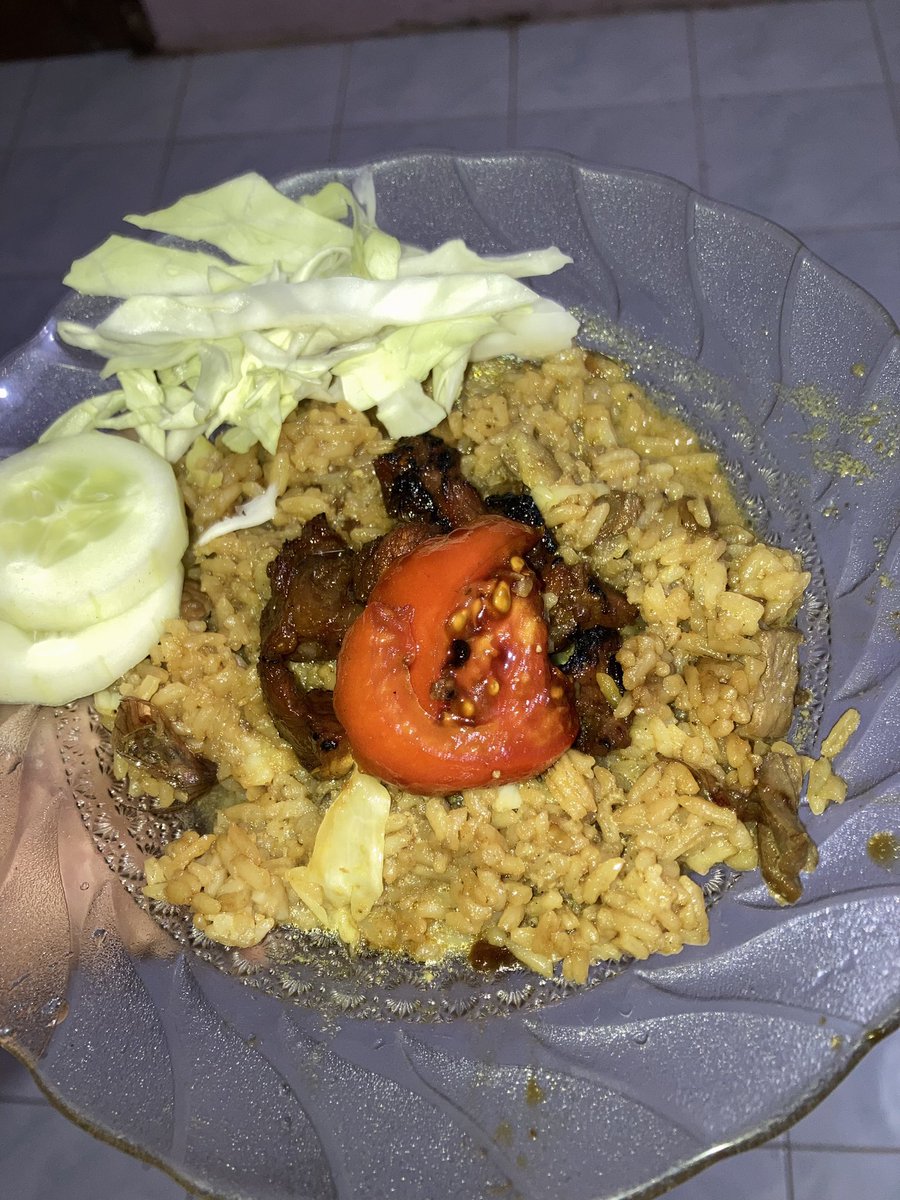 pitikdugem's tweet image. Nasgor kambing+kuah tongseng+sate kambing

#goingfurther
#goingfaster