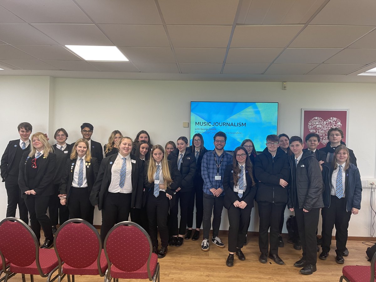 somercotesacad's tweet photo. BTEC Music and BTEC Performing Arts students participated in 'Voice It' with @LMSlincsmusic at @LincsShowground!
They took part in Beatboxing and Music Journalism workshops & had a Performance Masterclass with @SanderSing.
#voiceit #musiceducation #careersinmusic https://t.co/kznABhga5g