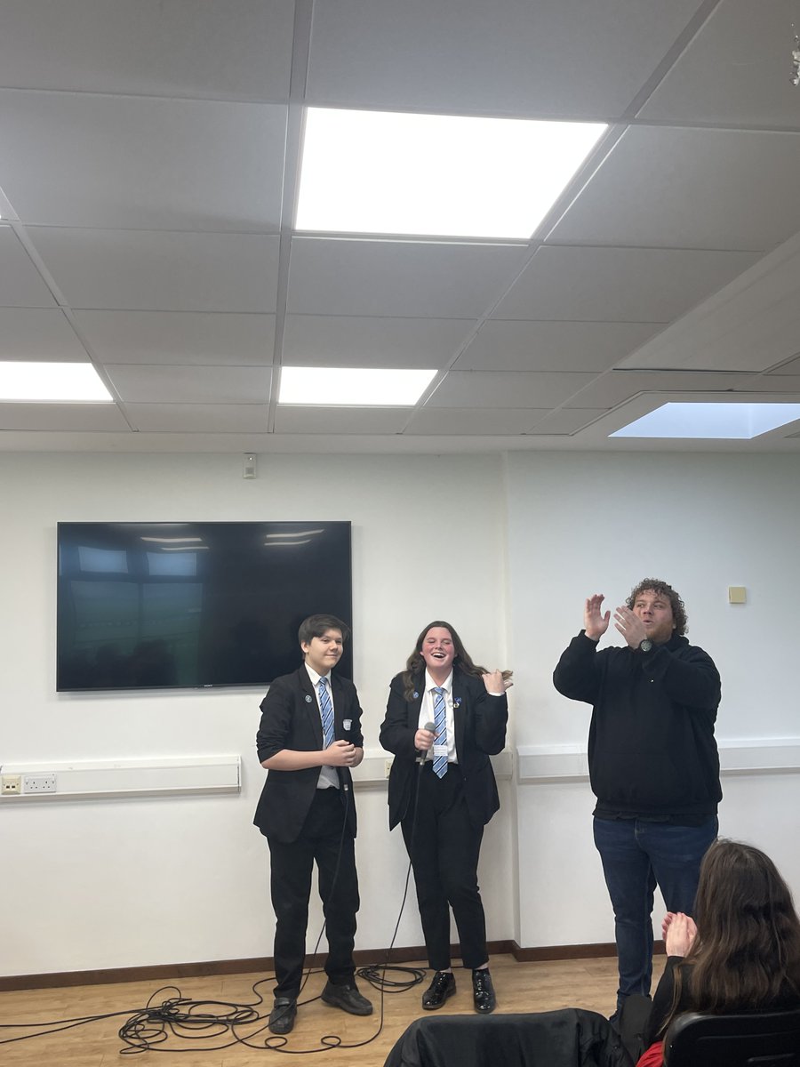 somercotesacad's tweet photo. BTEC Music and BTEC Performing Arts students participated in 'Voice It' with @LMSlincsmusic at @LincsShowground!
They took part in Beatboxing and Music Journalism workshops & had a Performance Masterclass with @SanderSing.
#voiceit #musiceducation #careersinmusic https://t.co/kznABhga5g