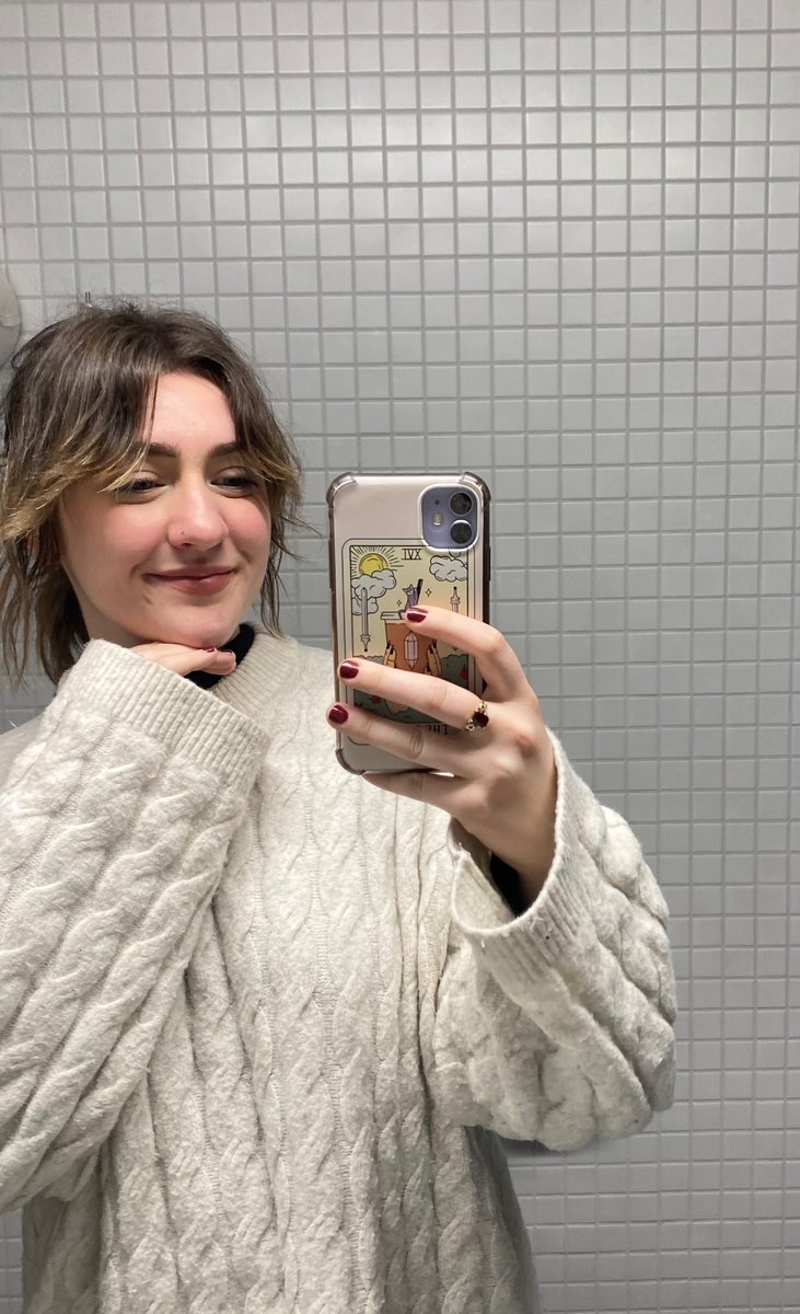 cornbreadkenn's tweet image. me + my pinterest + my current fav song❣️i like this one hehe