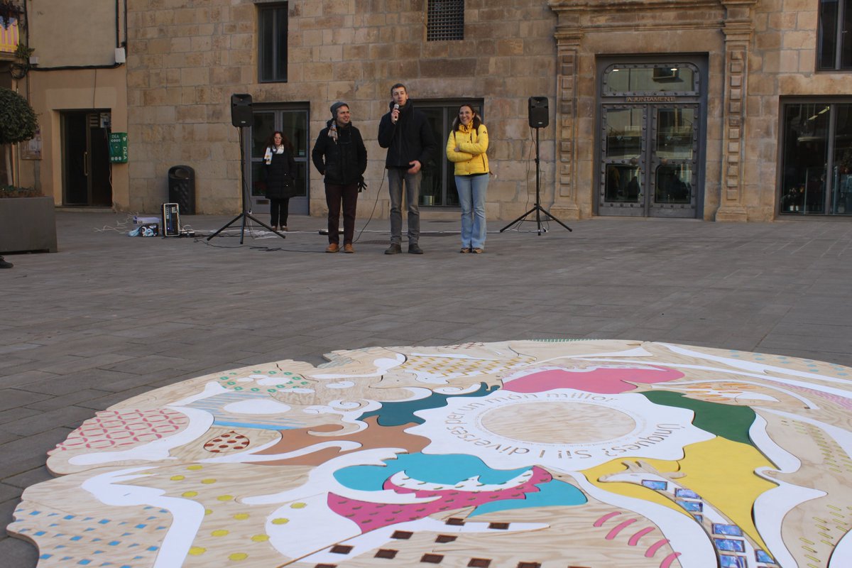 ajtarrega's tweet photo. ☮️ #Tàrrega hem commemorat el Dia Escolar per a la No Violència i la Pau fent un trencaclosques d'animals del món elaborat per l'Escola @ondaratarrega amb la col·laboració d'alumnes dels centres educatius de la ciutat. Tot un clam per la diversitat!

🔗 https://t.co/6dvgzKC5n4 https://t.co/ja4eMlbsPs