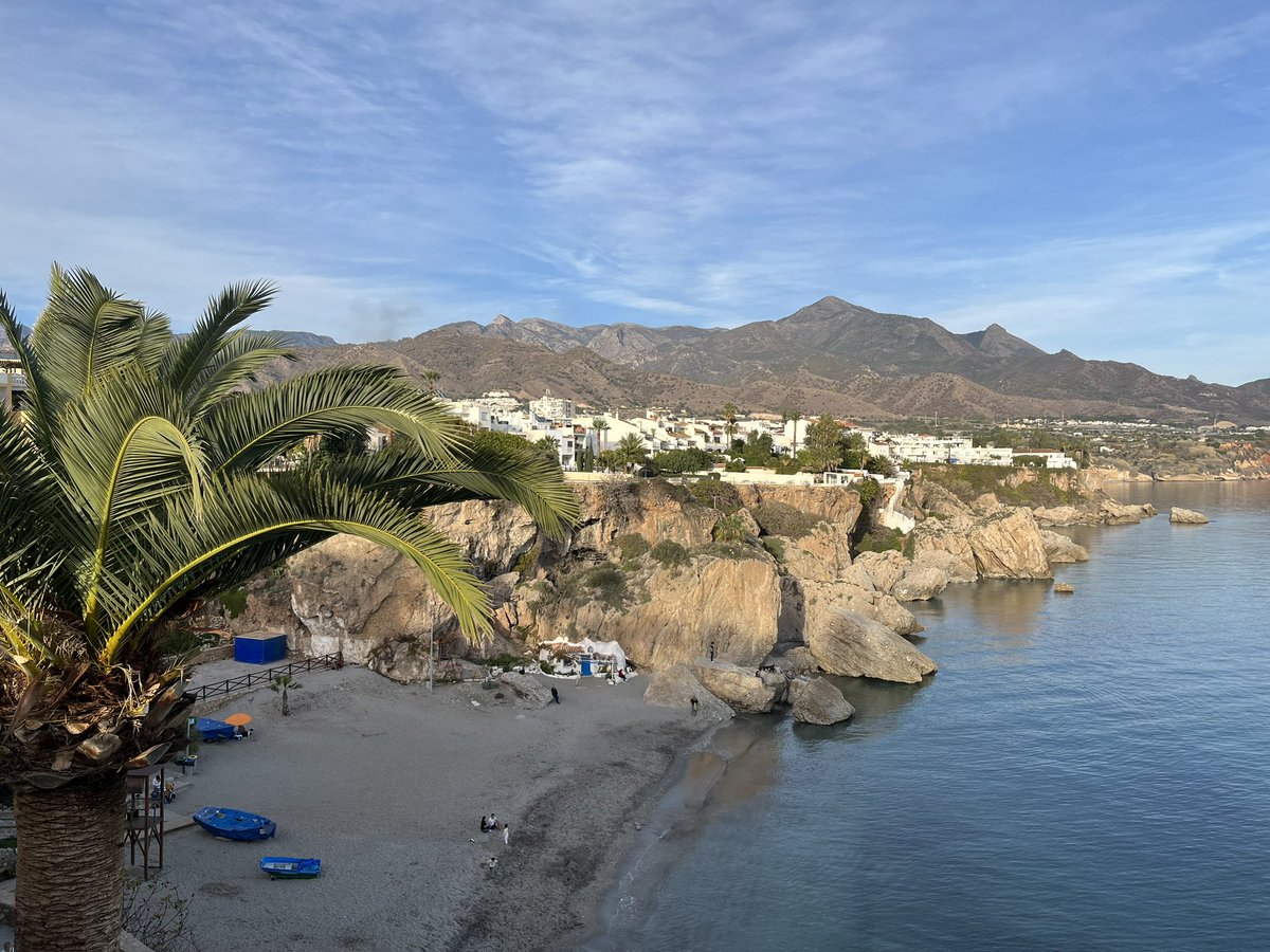 TouristSpain's tweet photo. #Nerja 
#balcondeeuropa 👇🏻

🌴🌞very nice this place 😍🌊🌴 https://t.co/V4jLLJYXn2