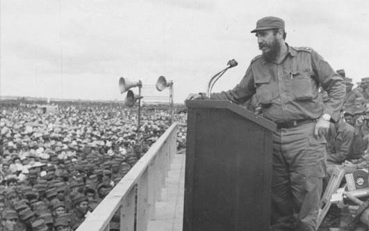 #Fidel: “Los propios problemas de la Revolución, lejos de retrasar la Revolución, lejos de dificultar nuestras aspiraciones, nos enseñan a superar las dificultades e incluso superar esas aspiraciones”. (30/1/1967)