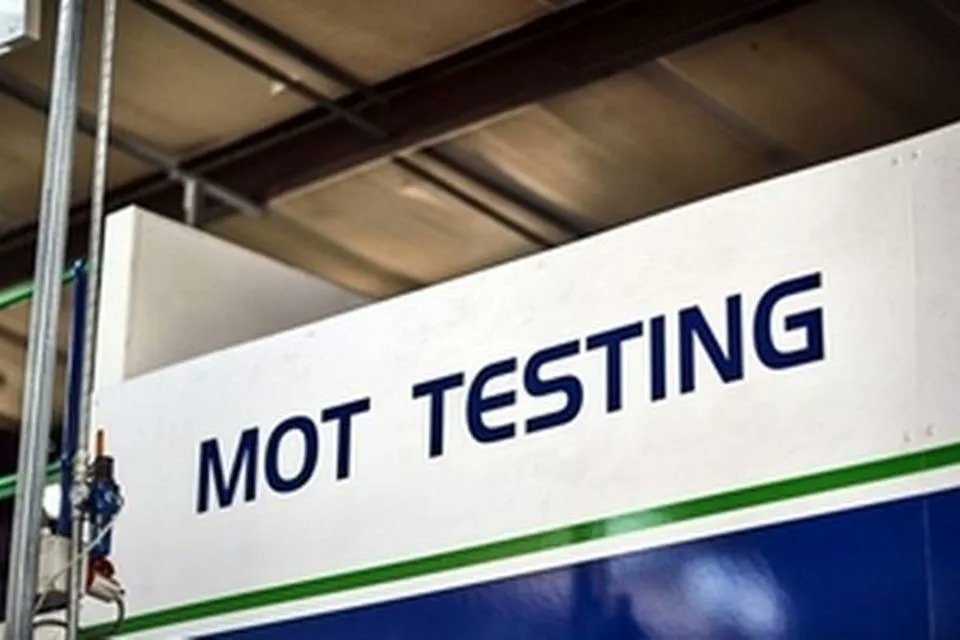 Thompsonandsmit's tweet photo. The government are proposing changes to MOTs, proposals include changing the date of the first MOT for new vehicles and boosting the monitoring of emissions to tackle pollution.  Read more here:

https://t.co/IEvjIWkNrA https://t.co/vfg9ApZ058