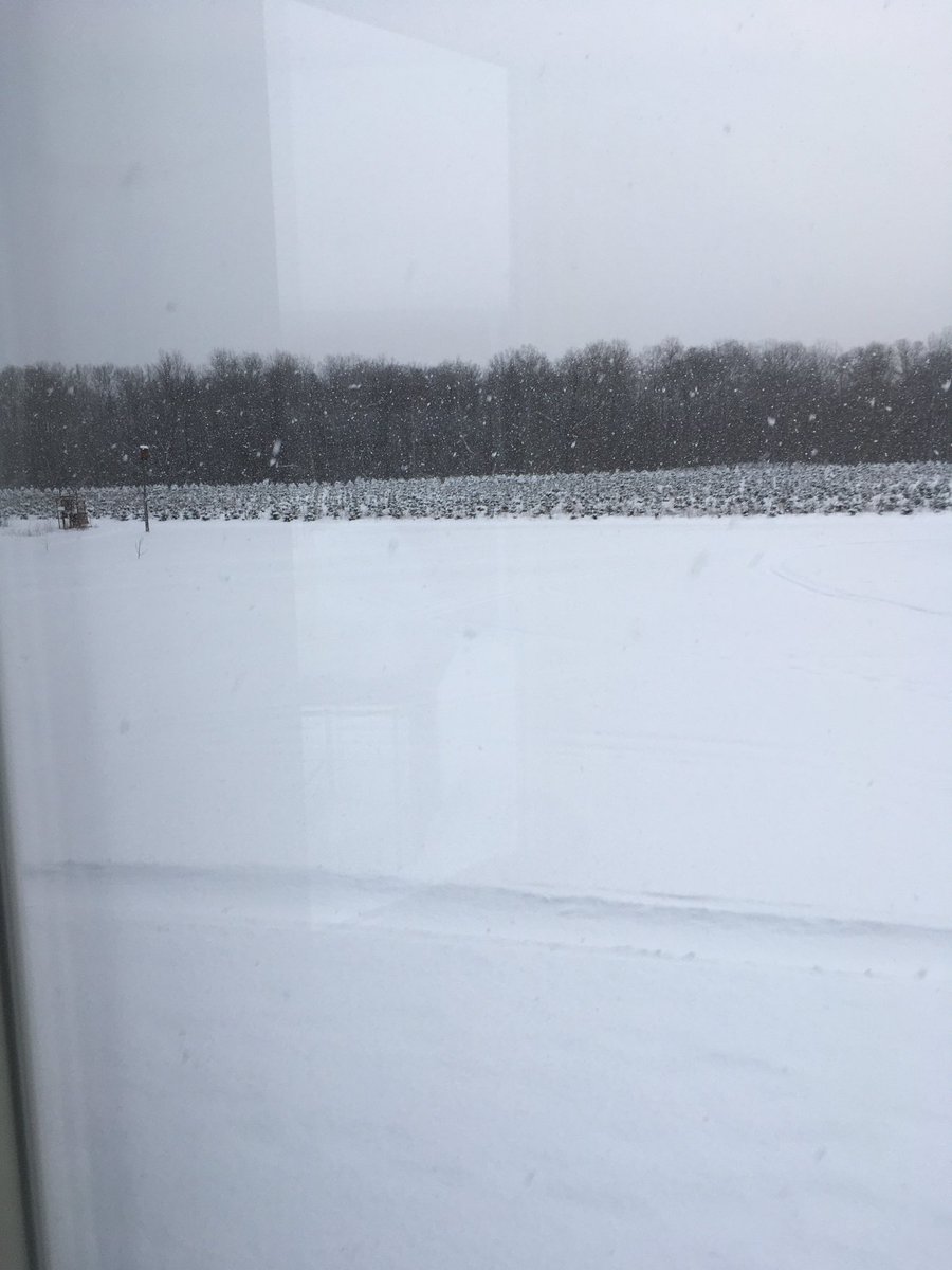 What a beautiful morning. Big fluffy flakes here in Baxter.