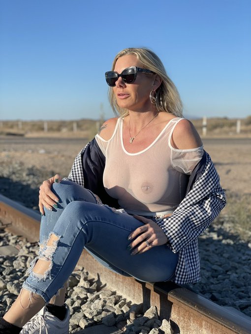 TheKellyStark’s pics and videos