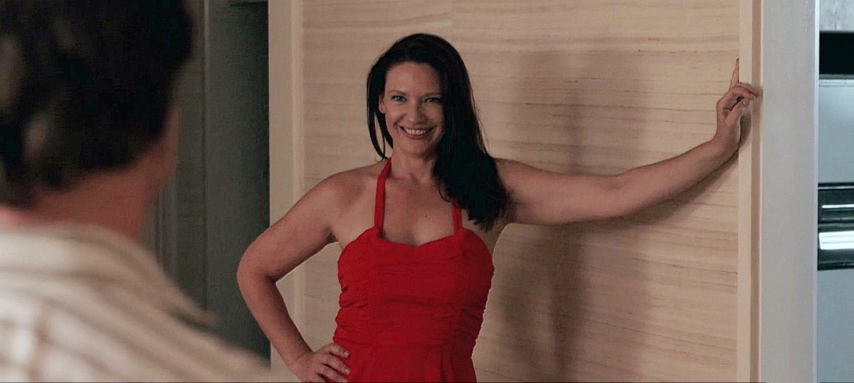 It’s also Jumpsuit Day. That’s an event within its own right. This beyond incredible moment in fashion ‘happened’ 37 years ago tonight, and damn if Helen didn’t rock the crap out of it. Queen material, friends! 😍💖👸🏻

🌟 30/01/1986 🌟

#AnnaTorv #TheNewsreader