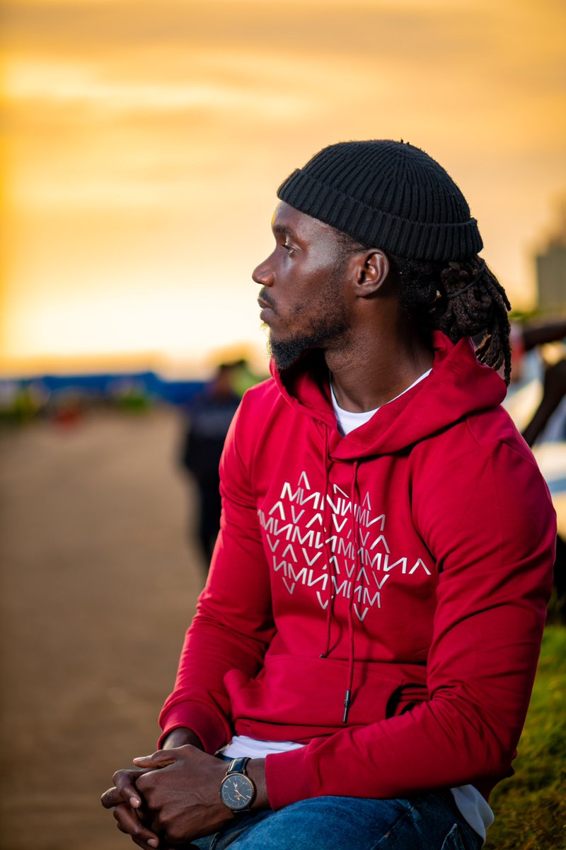 africanstylee's tweet photo. Hoddie rouge ✨✨
Prix : 15.000cfa
Taille Dispo : L XL XXL
Unisexe✅
#swear
#capuchon
#hoddie
#pull https://t.co/TBqSwP34Vh