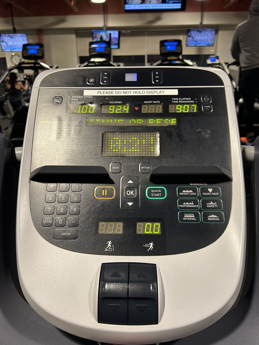 specialjay150's tweet image. Morning @PhilipAceves just an easy walking mile with a 2% incline before lifting. #arthritisproblems