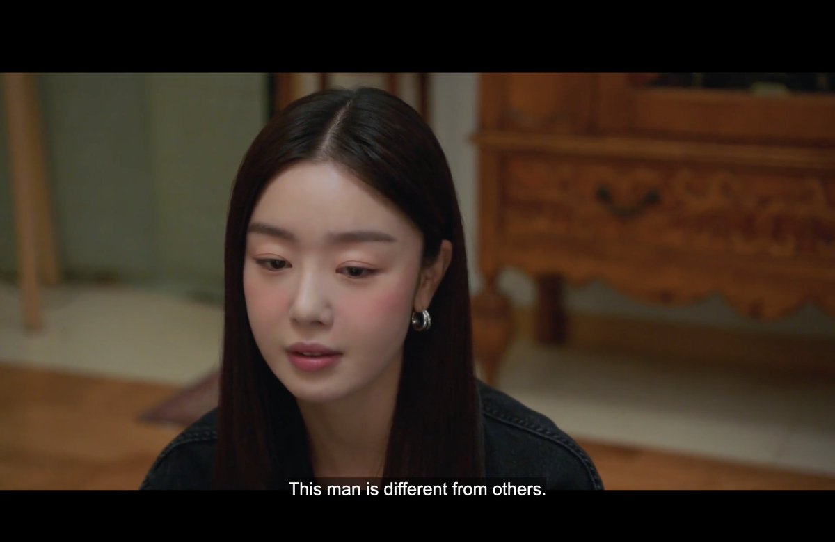 TteokShow's tweet photo. Frankly Ji-yeon is quite a good friend. The only problems are lack of communication and trust; Ji-goo has an inferiority complex and Ji-yeon is a bit chaotic... If they didn't let their ego get in the way, I'm sure this drama would've been avoided :(

#WorkLaterDrinkNow2 #kdrama https://t.co/Otj6bna7Yq