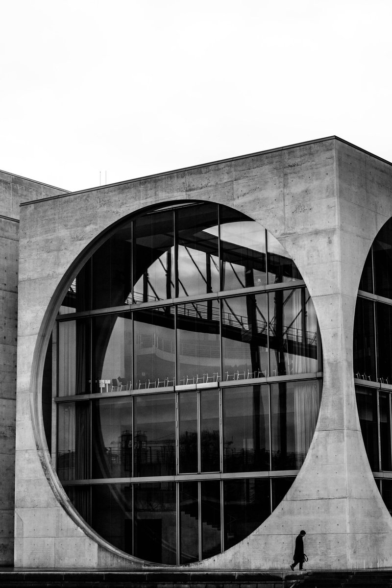 Raph_stre's tweet photo. Hi at all! 👋🏻

#streetphotography #berlin https://t.co/TuitA8bmXr