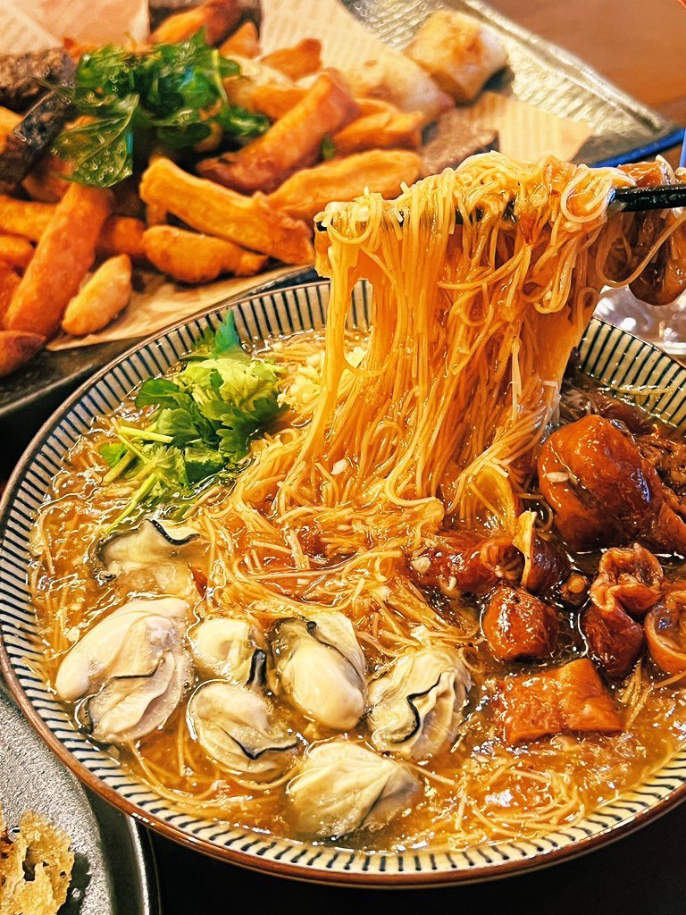 Descubre_China's tweet image. Comida de Taiwán, China 🇨🇳 🍜 🦪 

Fideos de ostras de intestino grueso ¿Lo probarías? 😋

#China #Fideos #Asia #Taiwan  #Ostras #Taiwaneses