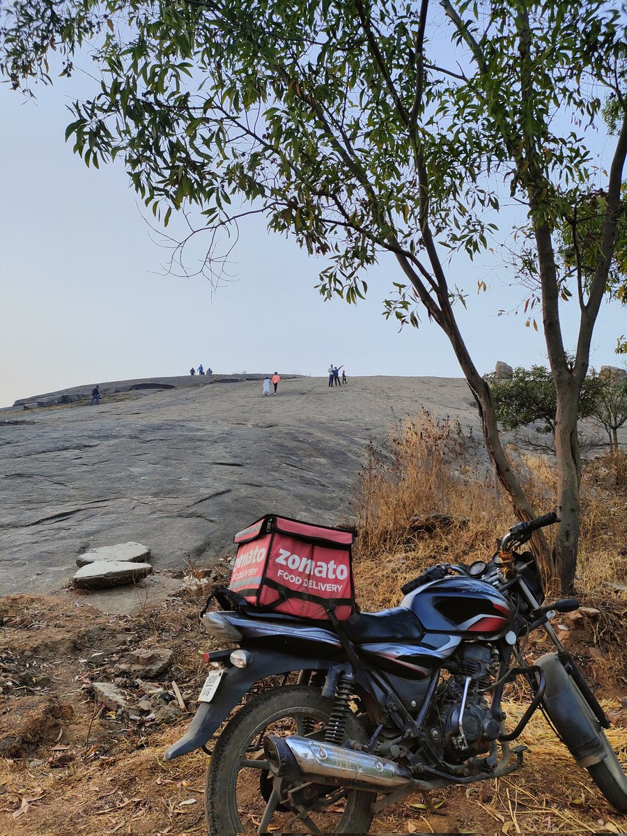 shruti9815's tweet photo. @zomato in Jharkhand be like "Ranchi hills are a challenge, but our delivery game is stronger" 💪 #ZomatoTrek #FoodieConquersAll" https://t.co/8ceZJ9kGpj