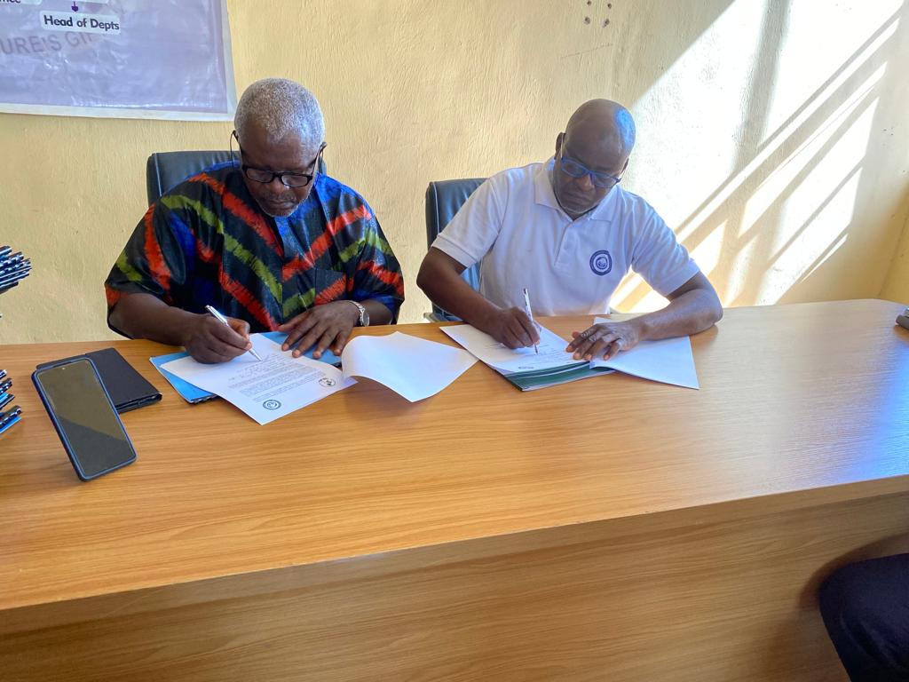 ichd4u's tweet image. @ichd4u team signed an MoU with the Taraba Independent Peace Committee to kick-start a new partnership for combating election violence in Taraba State in the 2023 general elections. @IRIglobal @bukolaidowu @KDI_ng @NEDemocracy @IRI_Africa @femijohn0