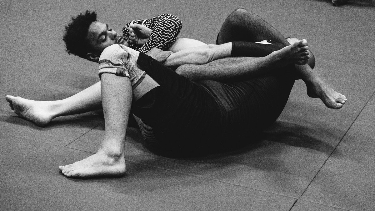 apex_jiu_jitsu's tweet image. Armbars. 

Who else loves hitting this classic move in training? 

#bjj #armbar #jiujitsu #submission #grappling