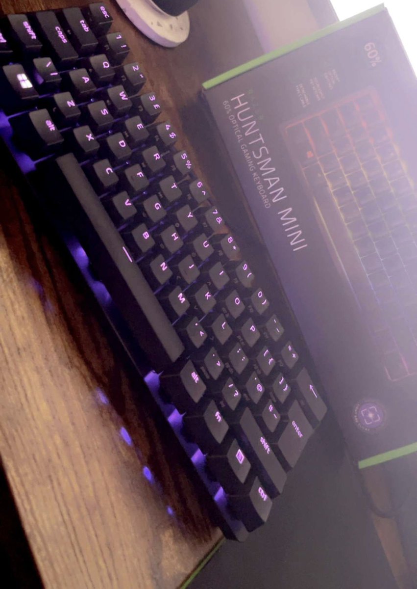 RRepulore's tweet photo. Loving the @razer Huntsman Mini!

#twitch #twitchstreamer #streamer #streaming #streamerequipment #pc #keyboard #newkeyboard #razer #razergaming #razerhuntsmanmini #led #ledlights #gaming #gamingkeyboard #new #fyp #trending #viral https://t.co/zuGtj8K2TN