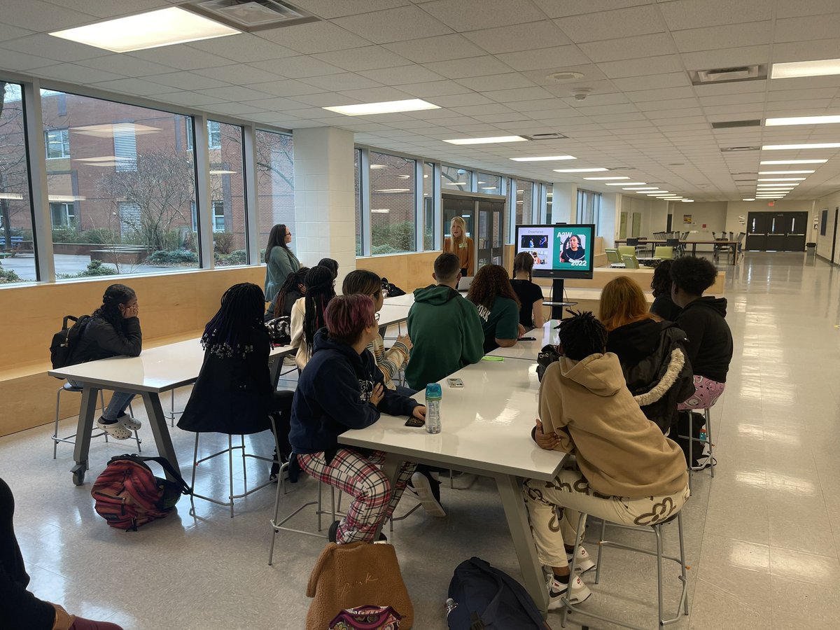 SRMHSCareers's tweet photo. @SRMHSpride Bulldogs and @NCStateDesign are collaborating! #Art2wear Thank you so much for including our students to work with you on the #A2W 2023 Theme!! https://t.co/zRpazMGc8a