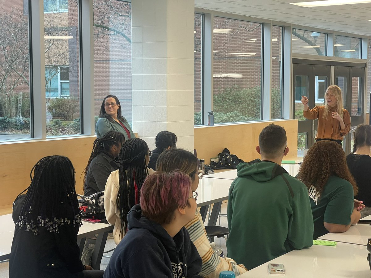SRMHSCareers's tweet photo. @SRMHSpride Bulldogs and @NCStateDesign are collaborating! #Art2wear Thank you so much for including our students to work with you on the #A2W 2023 Theme!! https://t.co/zRpazMGc8a