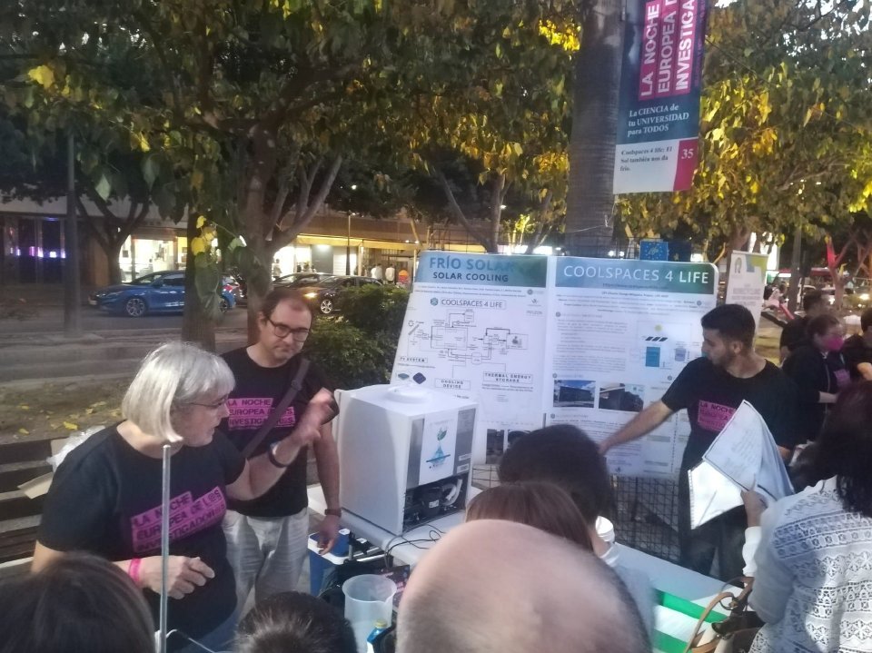 Coolspaces4LIFE's tweet photo. English:
On 30 September 2022 we participated in European Researchers' Night in Andalucia, Spain.
Polish:
30 września 2022 roku uczestniczyliśmy w Europejskiej Nocy Naukowców w Andaluzji w Hiszpanii. https://t.co/xnm4ZYpUjg