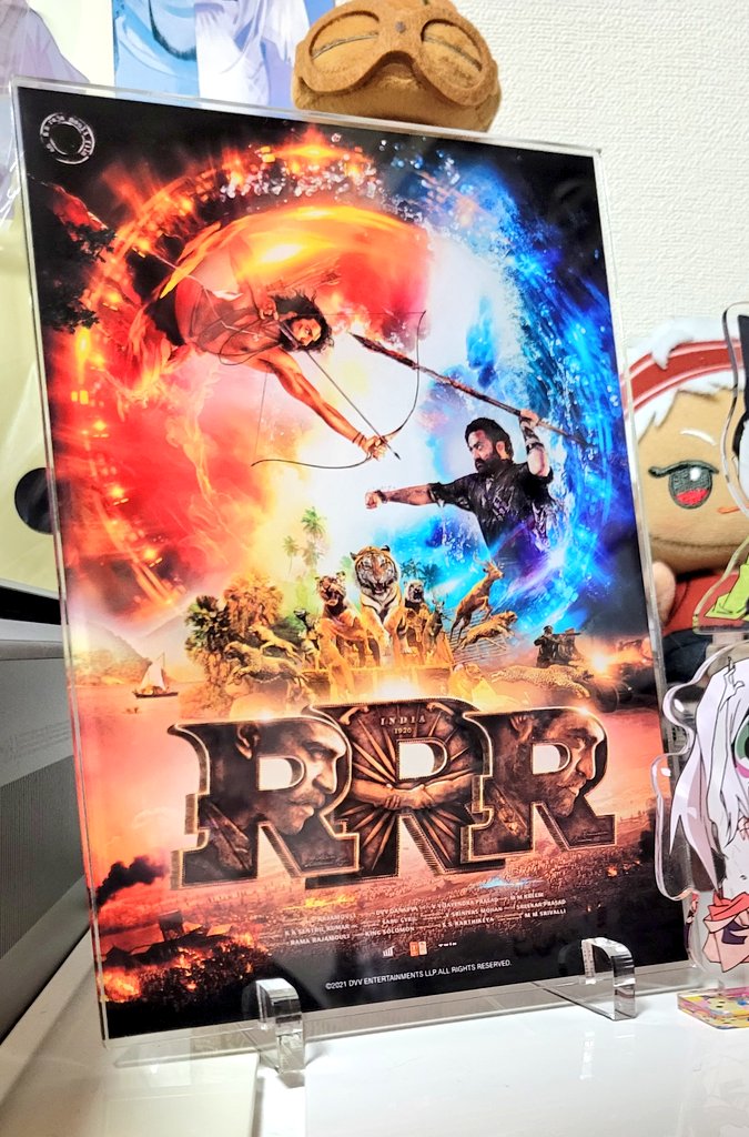 「そういえばずっと買うの我慢してたアクリル板もついに買いました アクリルは健康にも」|ﾕﾒﾁのイラスト
