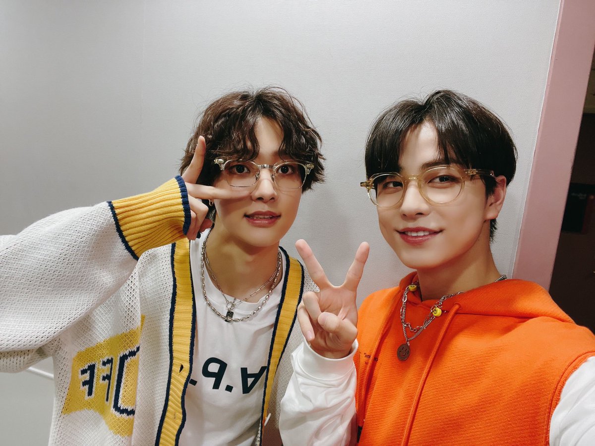 takispics's tweet photo. #TAKI weverse update with EJ 🧡 https://t.co/jOHKkrWVNO
