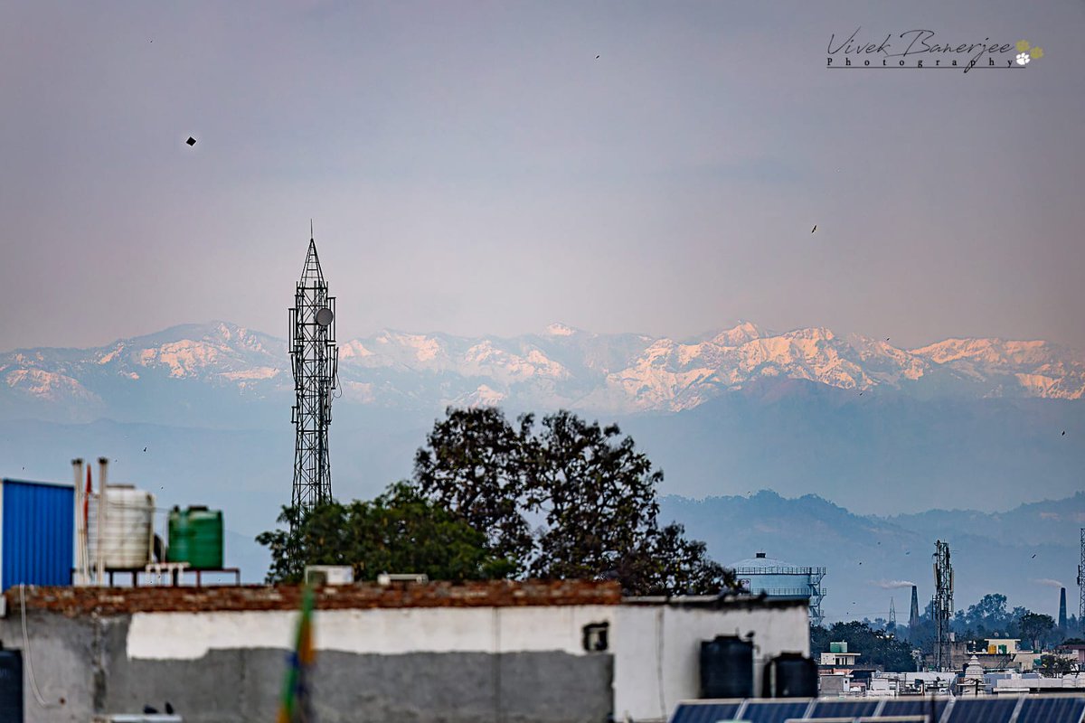 tikulli's tweet photo. Snow clad Yamnotri range from Saharanpur. Photos courtesy the incredible Dr. Vivek Banerjee. #Saharanpur #Himalayas https://t.co/G1OdBgzBsH