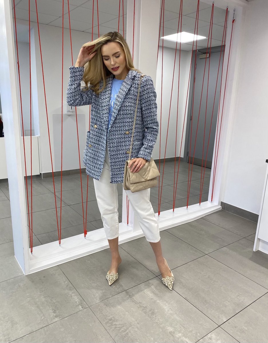 LucanSC's tweet image. With the long weekend just around the corner stylist Rob Condon has pulled together his favourite looks to take you through the bank holiday in style! Check out our latest fashions as featured on this morning’s Ireland AM.